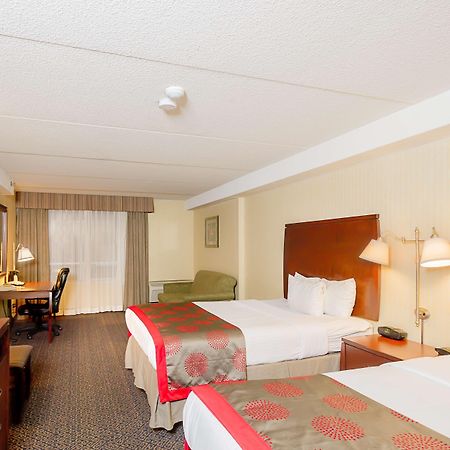 Ramada By Wyndham Niagara Falls By The River Exterior photo