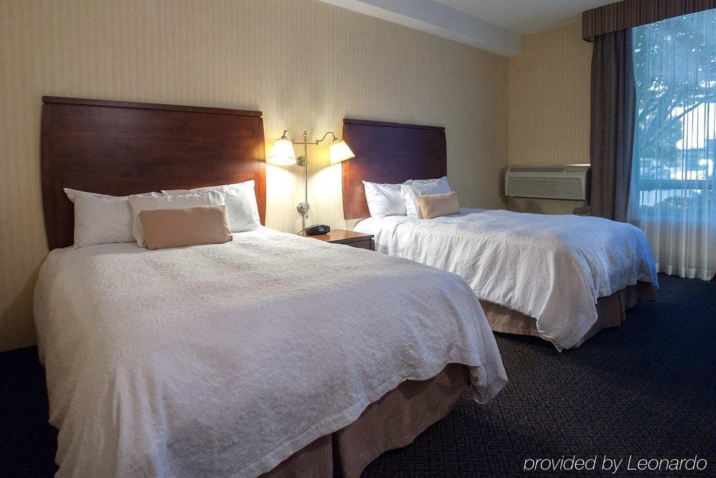 Ramada By Wyndham Niagara Falls By The River Exterior photo