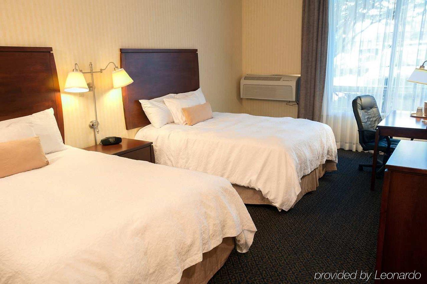 Ramada By Wyndham Niagara Falls By The River Exterior photo