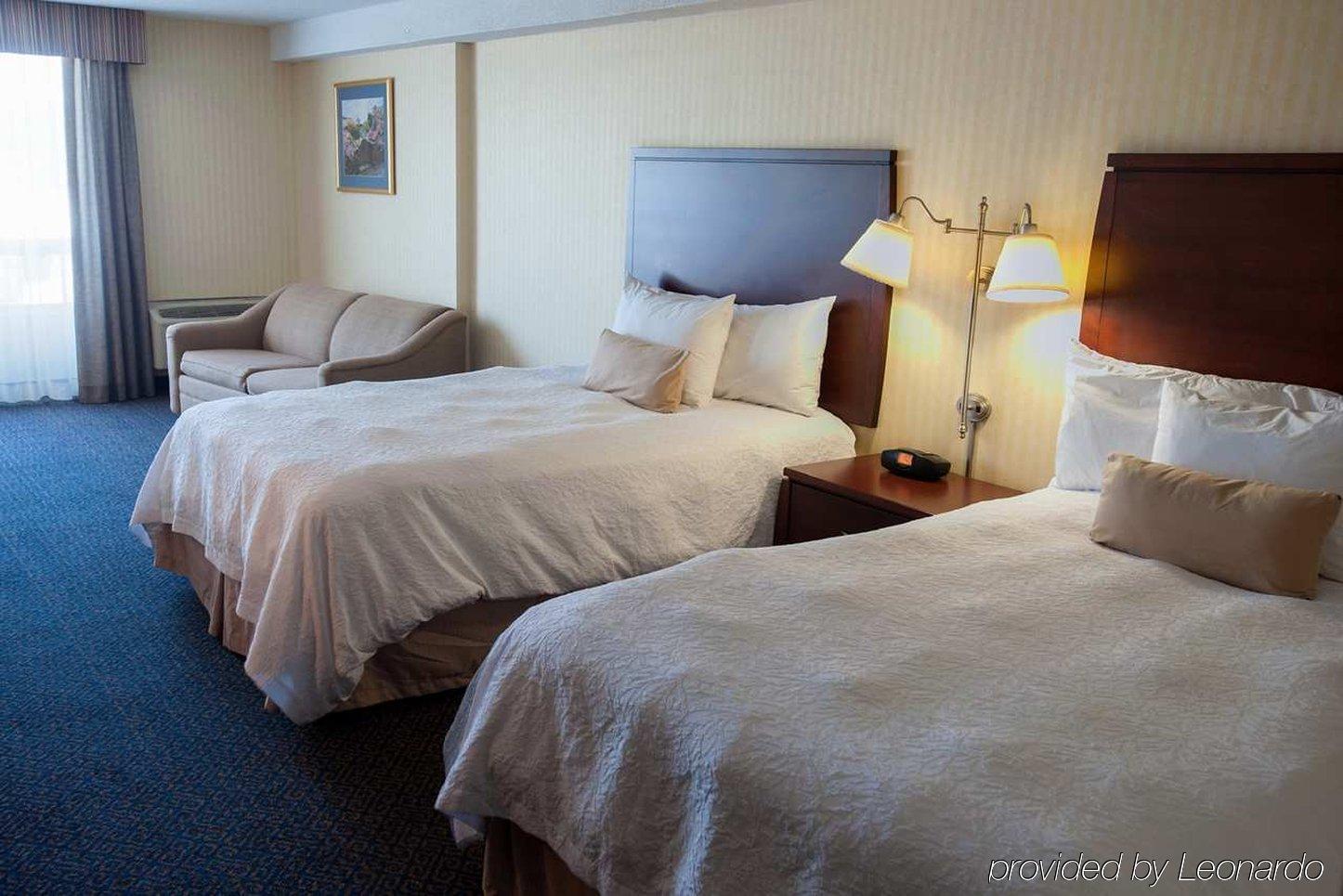Ramada By Wyndham Niagara Falls By The River Exterior photo