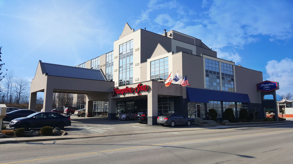 Ramada By Wyndham Niagara Falls By The River Exterior photo